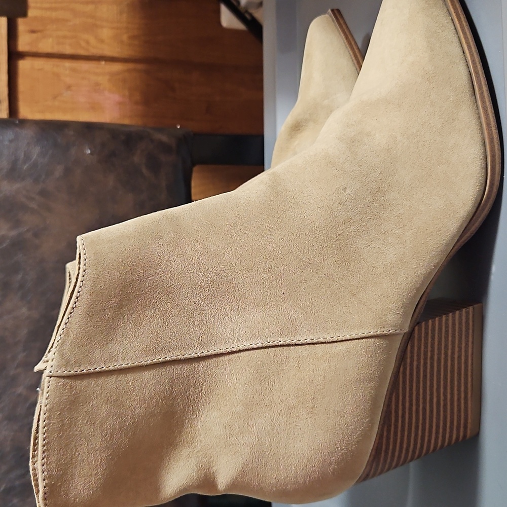 INDIGO RD TAYSUM2 MEDIUM NATURAL BOOTIE: NEW WITHOUT BOX (DEFECT): SIZE 10